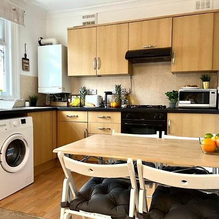 Appartamento Beautiful Flat In Brixton Londra Esterno foto