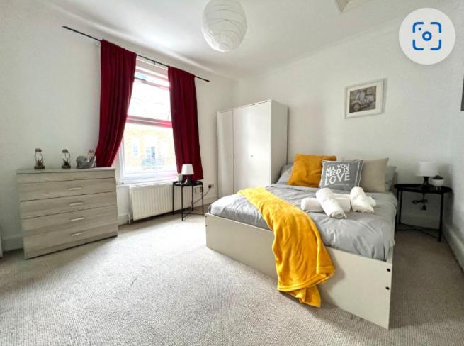 Appartamento Beautiful Flat In Brixton Londra Esterno foto